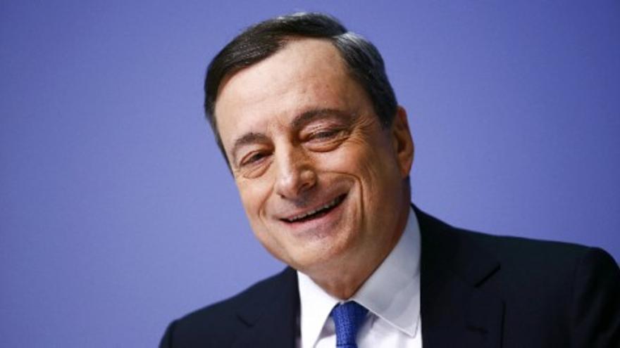 Draghi anuncia la compra de deuda pública de los países del euro