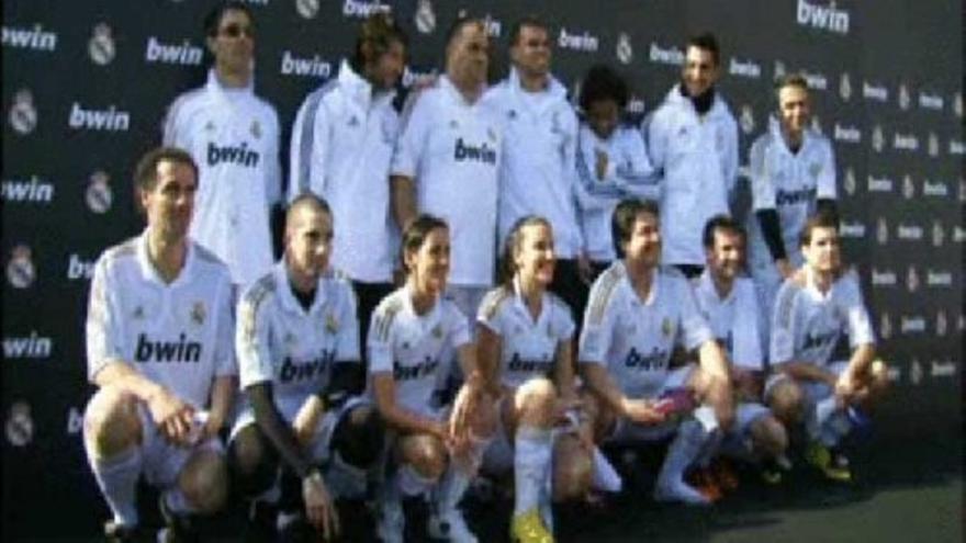 Los jugadores del Madrid entrenan con sus aficionados