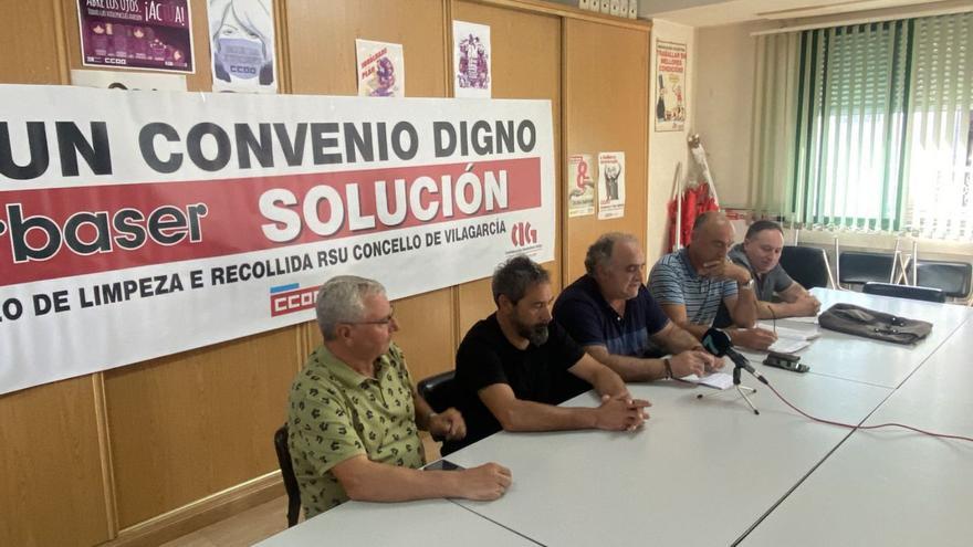 Los trabajadores de la limpieza de Vilagarcía inician una huelga indefinida ante la negativa de Urbaser a negociar sus salarios