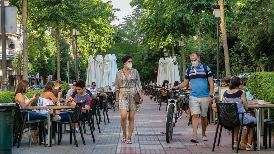 Los cerramientos de terrazas de la misma zona deben tener colores homogéneos