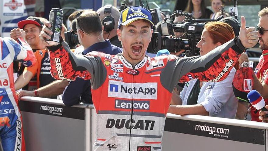 Lorenzo, ‘Dovi’, Viñales y Marc se exhiben en casa de Rossi