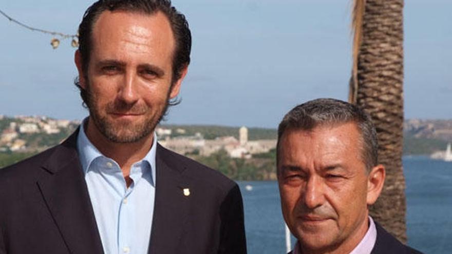Paulino Rivero (izquierda) y José Ramón Bauzá, ayer en Menorca. i LP/DLP