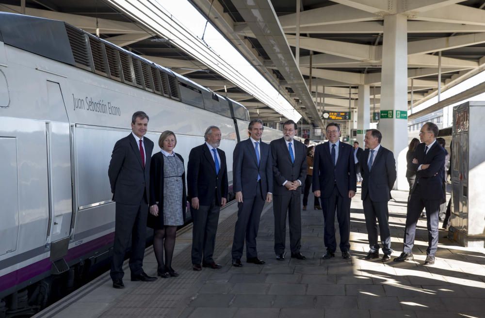 Instante de la llegada del nuevo AVE Madrid-Castelló a València.