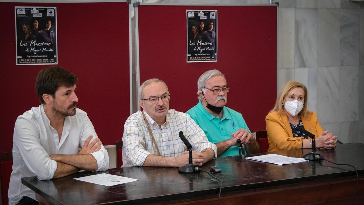 Presentación de la obra &#039;Las maestras&#039; en el López de Ayala, ayer.