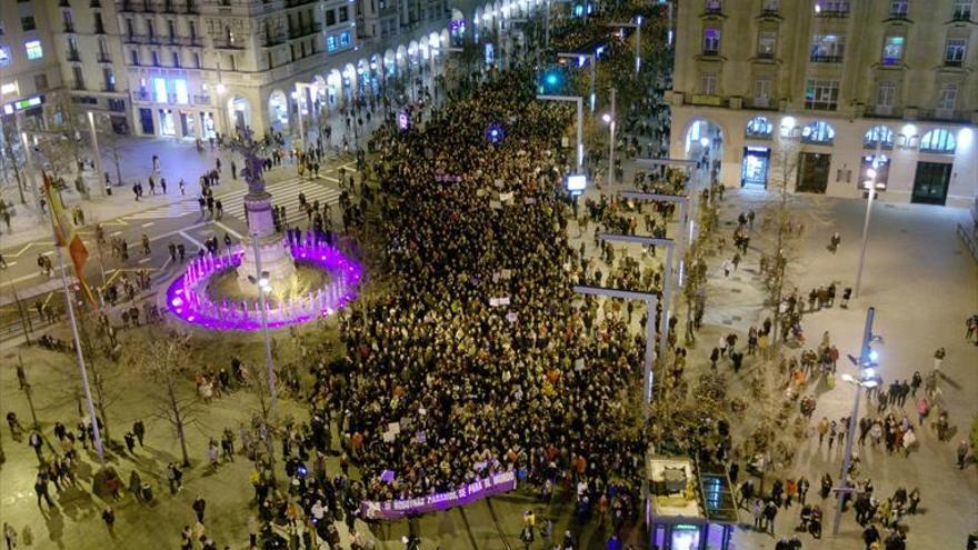 Lambán anuncia la creación de una mesa de la mujer tras el 8-M