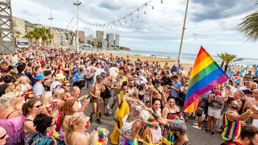 Benidorm revisará su plan municipal contra la homofobia