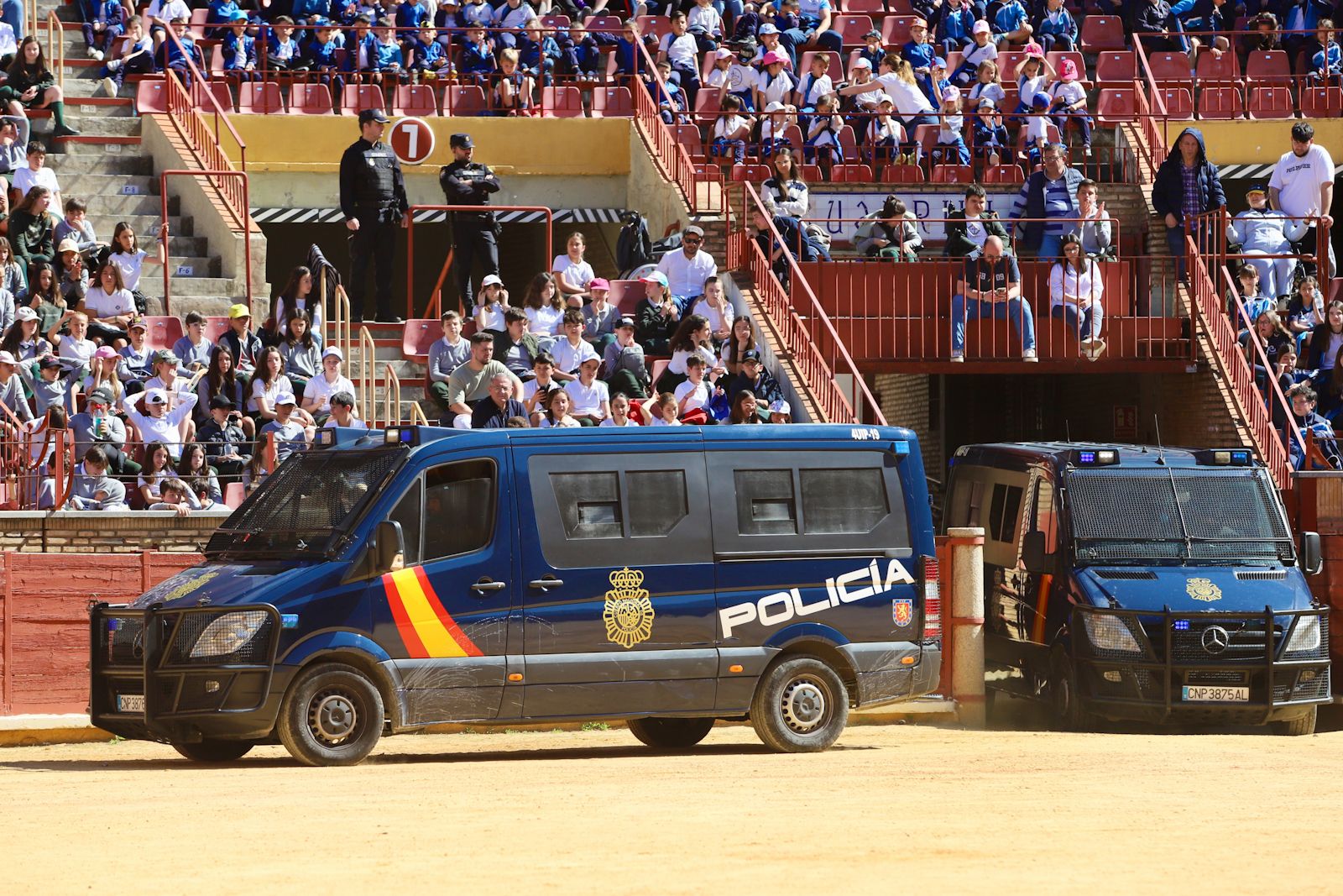 La Policía Nacional de Córdoba organiza una exhibición de medios policiales para las nuevas generaciones