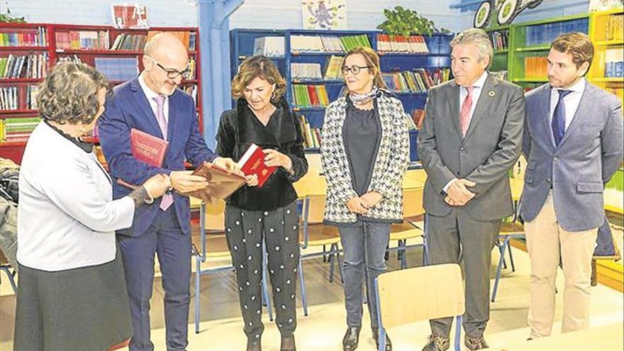 Carmen Calvo se suma a los actos del 50 aniversario del colegio Carmen de Burgos