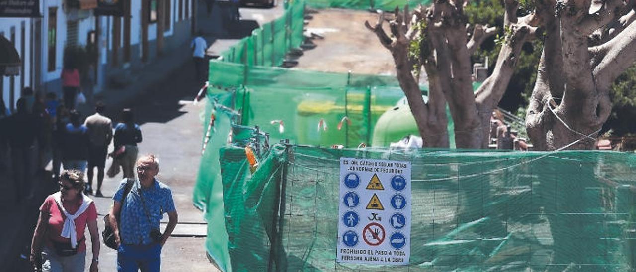 Los opositores a las obras fueron al juez cuando se cambió la tala por el traslado