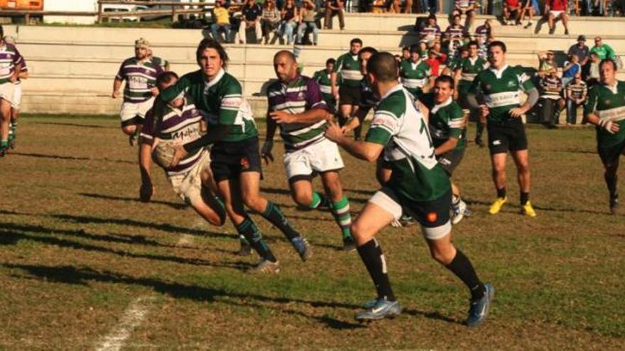 El Marbella RC salda con éxito el derbi