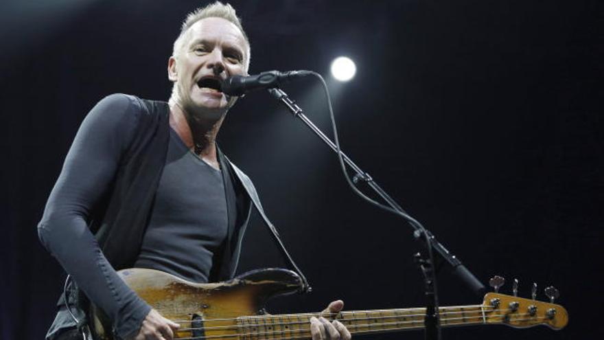 Sting durante un concierto.