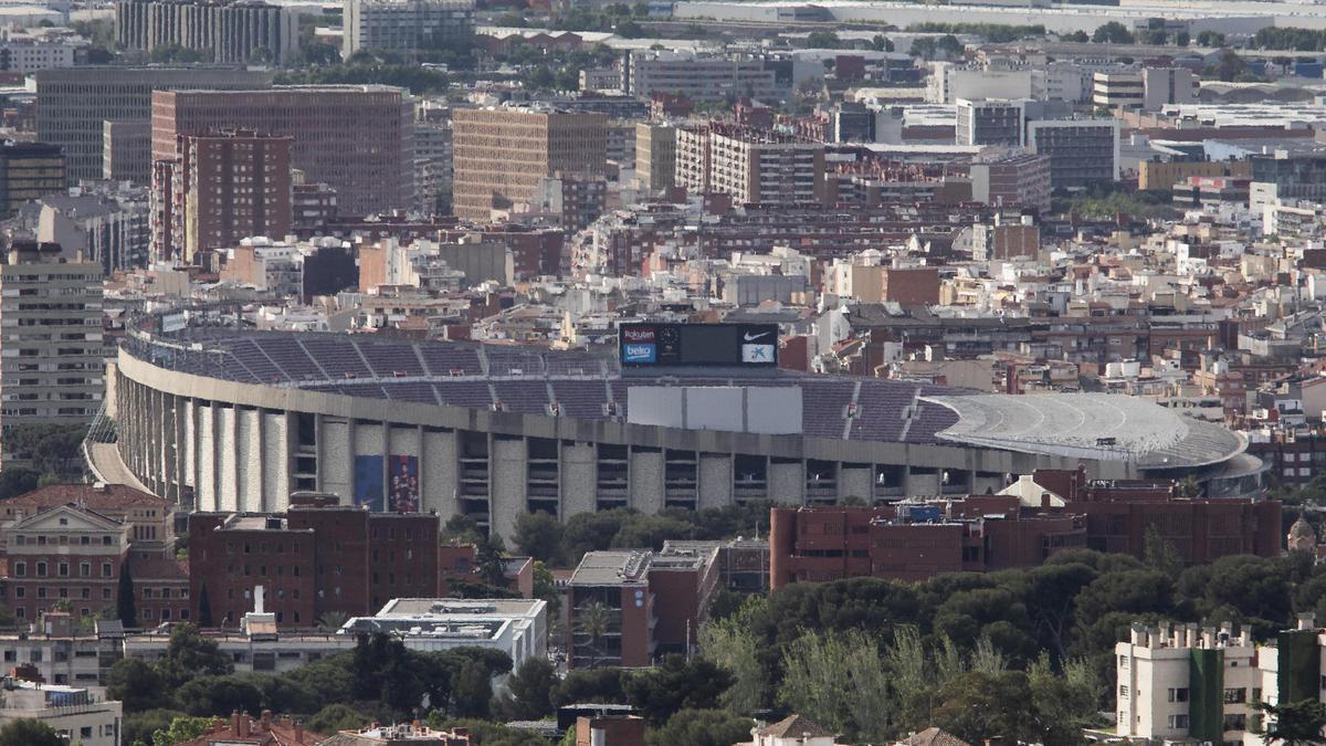 El campo del F.C. Barcelona apenas dialoga con el barrio, algo que podría revertir en parte el proyecto del Espai Barça