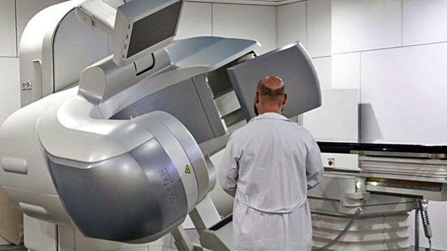 L&#039;accelerador de radioteràpia amb què s&#039;ha operat per primera vegada un pacient a l&#039;Estat espanyol