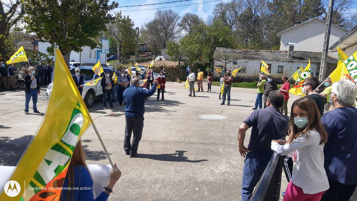 Protesta para reclamar la apertura de consultorios médico en Sagallos