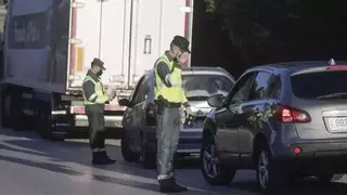 Accidente en la "Y" en hora punta: vuelca una furgoneta y genera retenciones a la altura de Parque Principado