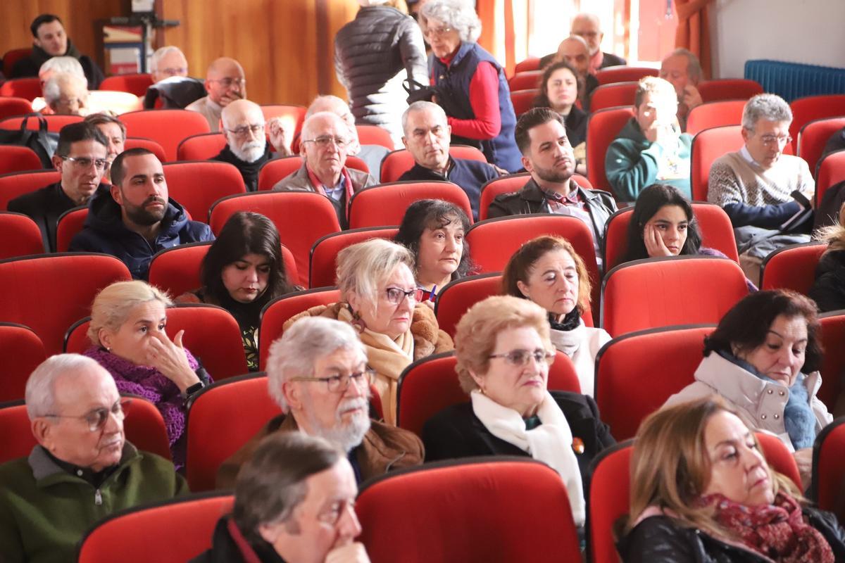 El encuentro de Hacemos Córdoba ha tenido lugar este sábado por la mañana en el IES Maimónides.