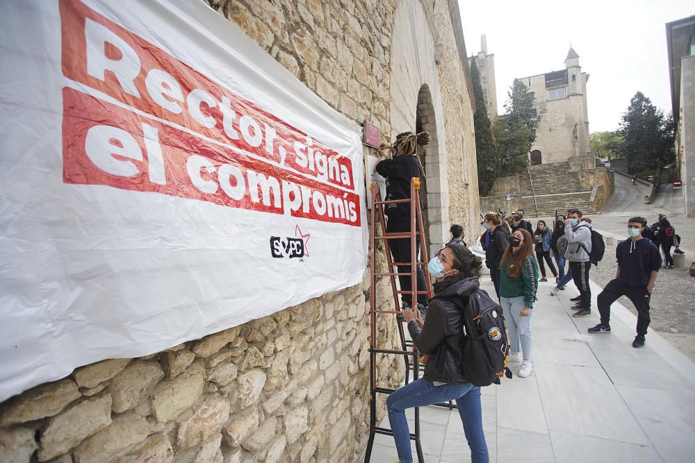 Estudiants de la UdG ocupen el rectorat