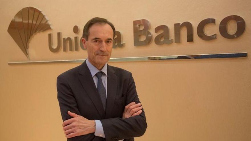 Unicaja Banco acuerda la salida de su consejero delegado, Manuel Menéndez
