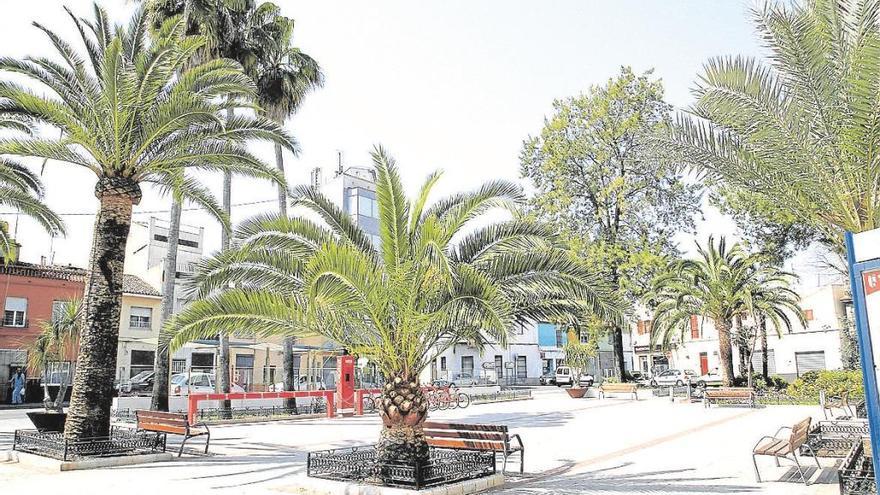 La plaza del Clot de l&#039;Era de Bellreguard, donde se encuentra el ayuntamiento.