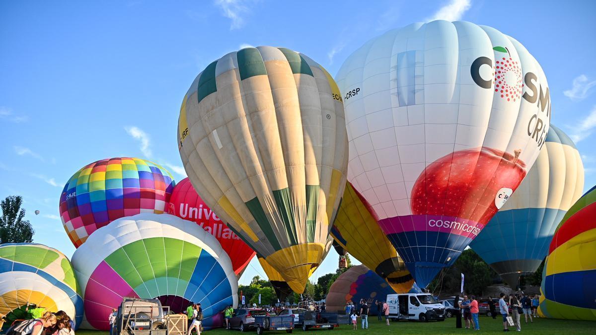 Enlairament de globus al parc central, la imatge que enguany no es pot veure