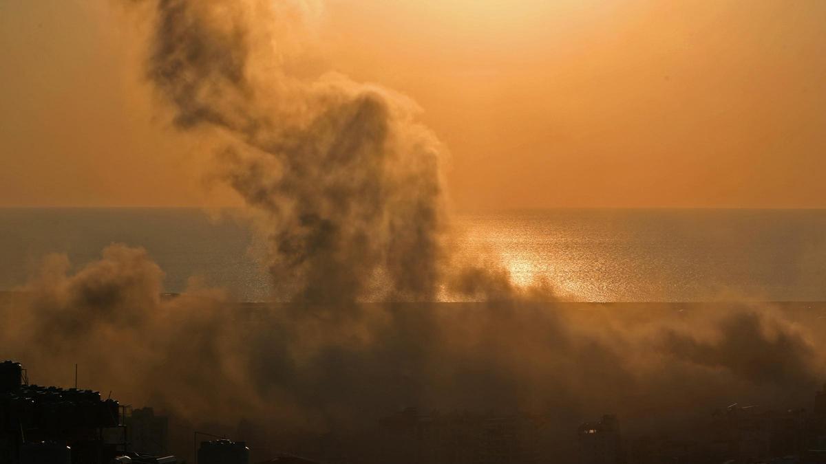 İran ve Hizbullah, İsrail'e karşı ortak bir operasyon başlatıyor ve bu operasyona Lübnan ve Tahran'a saldırılarla karşılık veriliyor.