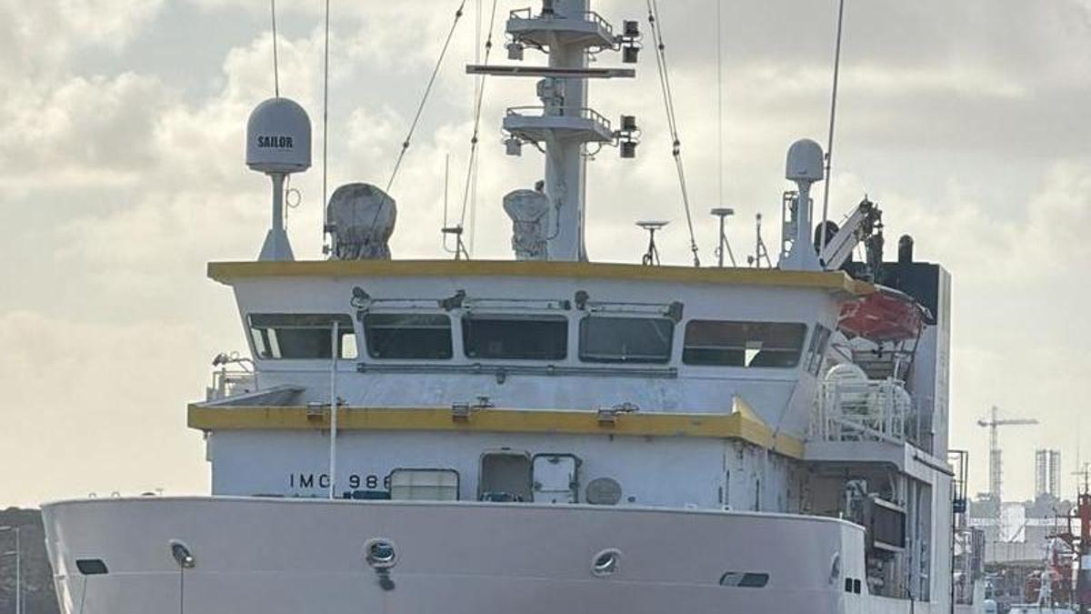 El barco con el que Marruecos rastrea tierras raras en aguas al sur de Canarias, en seco en un puerto español