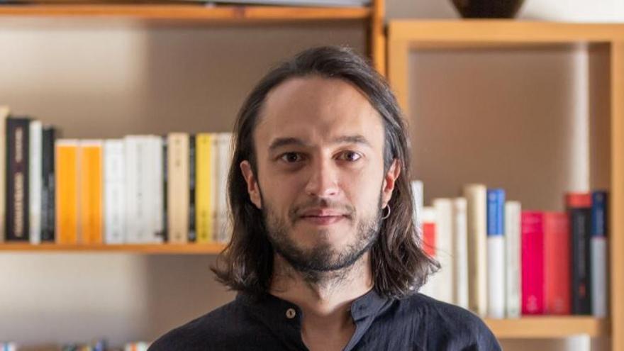 Alberto Guirao publica nuevo poemario, premiado en Valencia