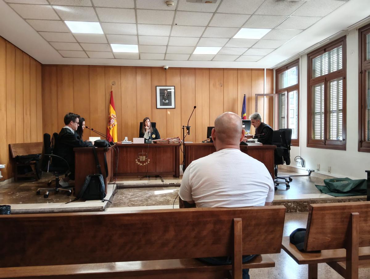 El acusado, ayer durante la vista previa del juicio.