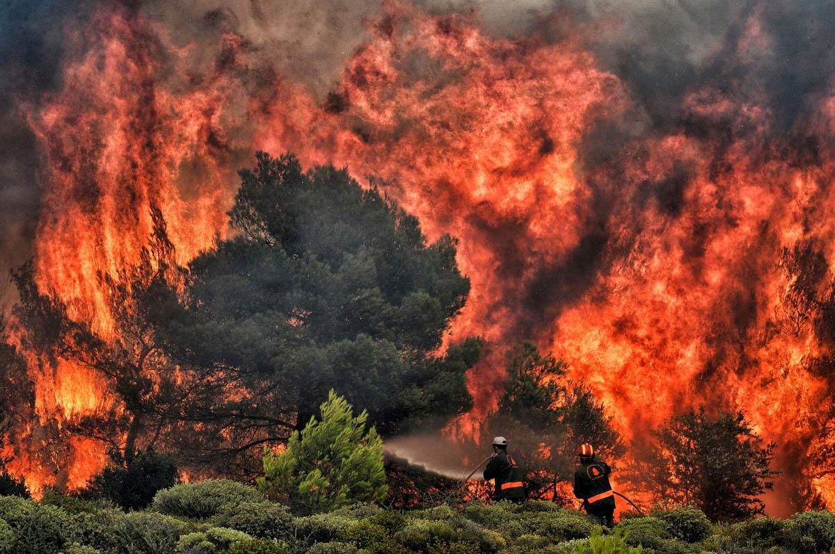 Los incendios que rodean Atenas
