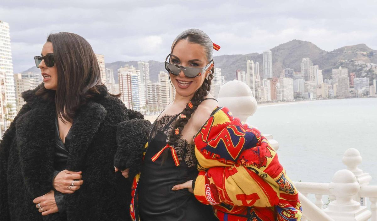 Las presentadoras del Benidorm Fest 2025 montan el show en la segunda rueda de prensa