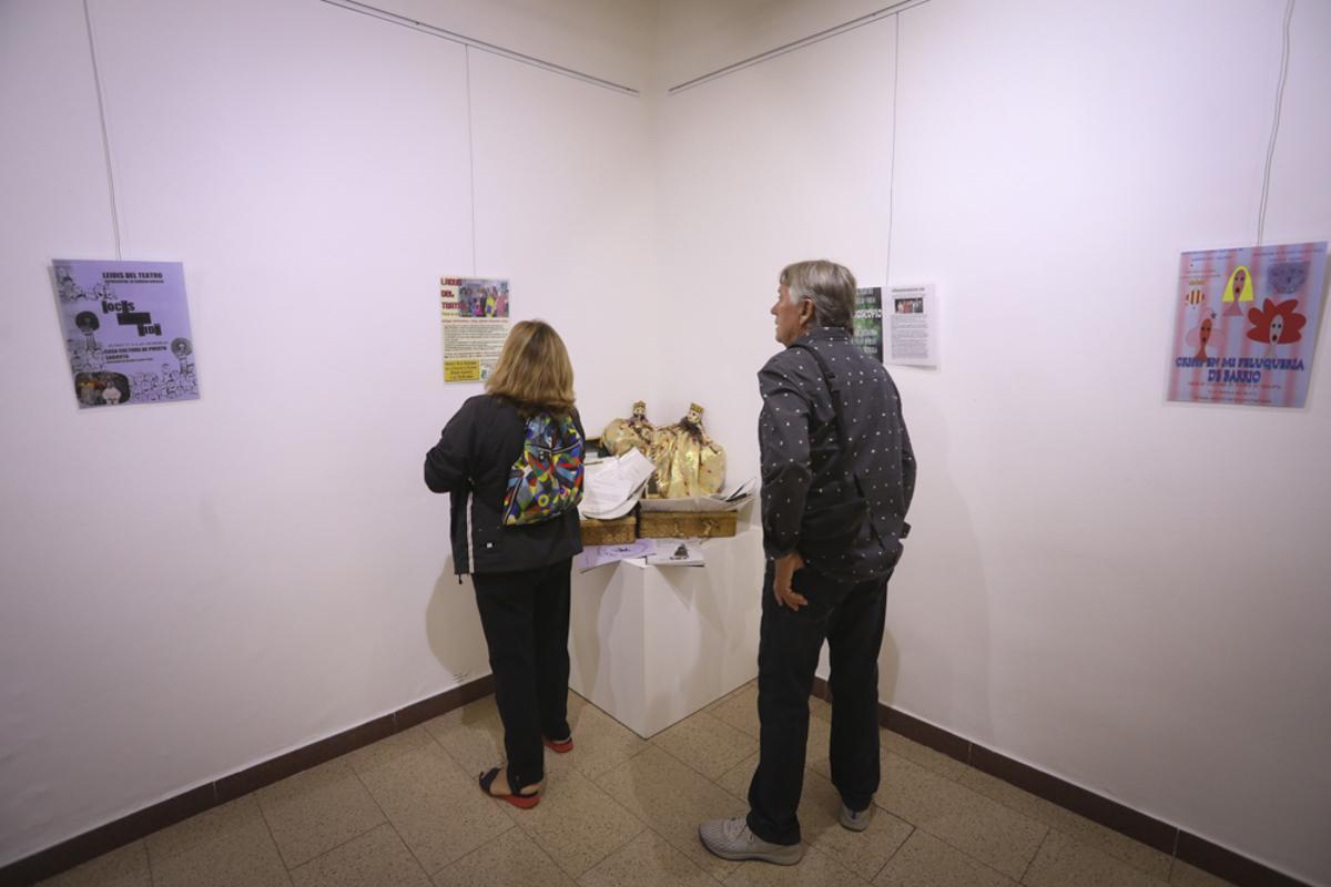 Ladies del Teatro repasan sus 25 años sobre los escenarios con una exposición en Sagunt.