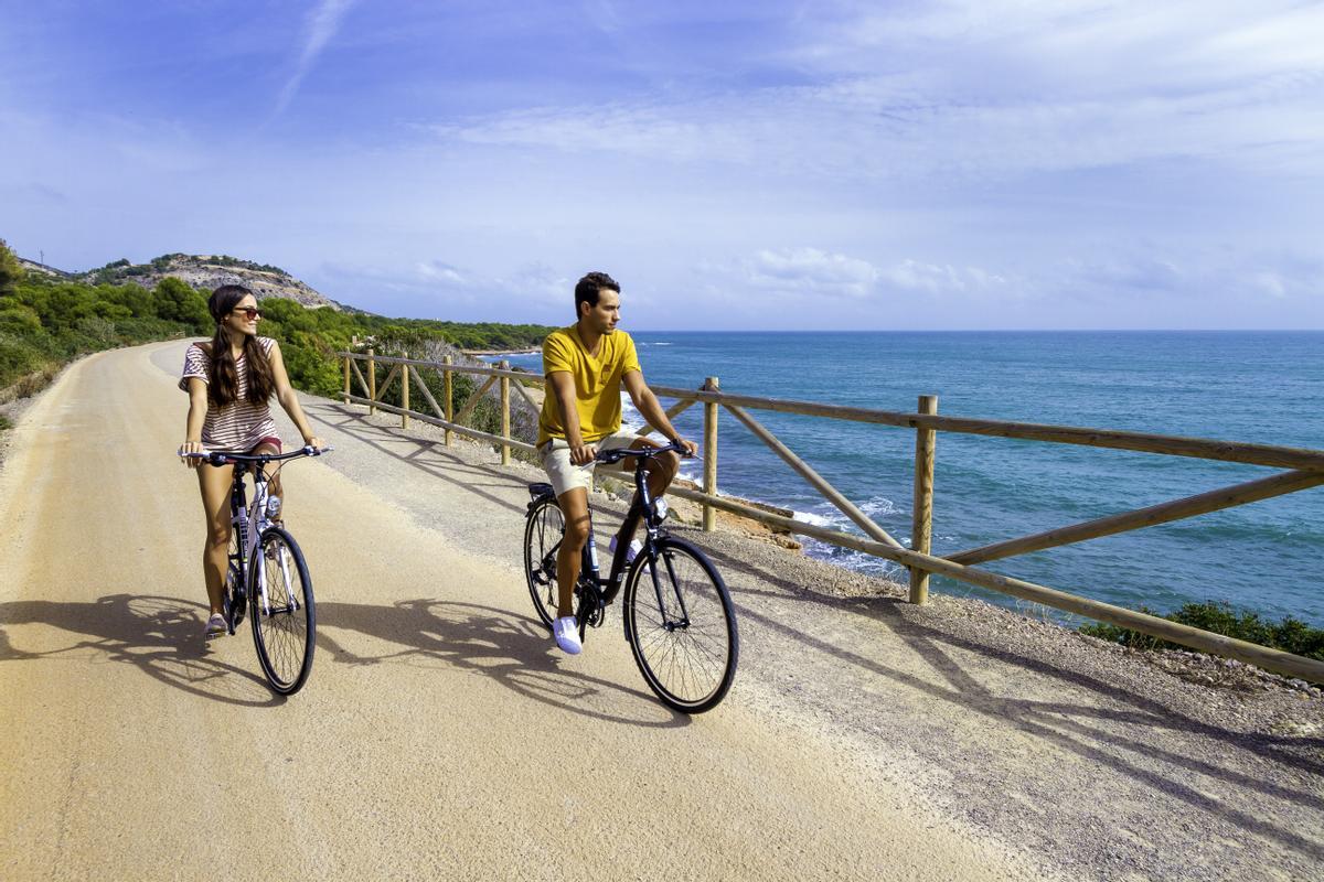 Entre las localidades de Orpesa y Benicàssim se encuentra la Vía Verde, un escenario ideal para practicar deporte.