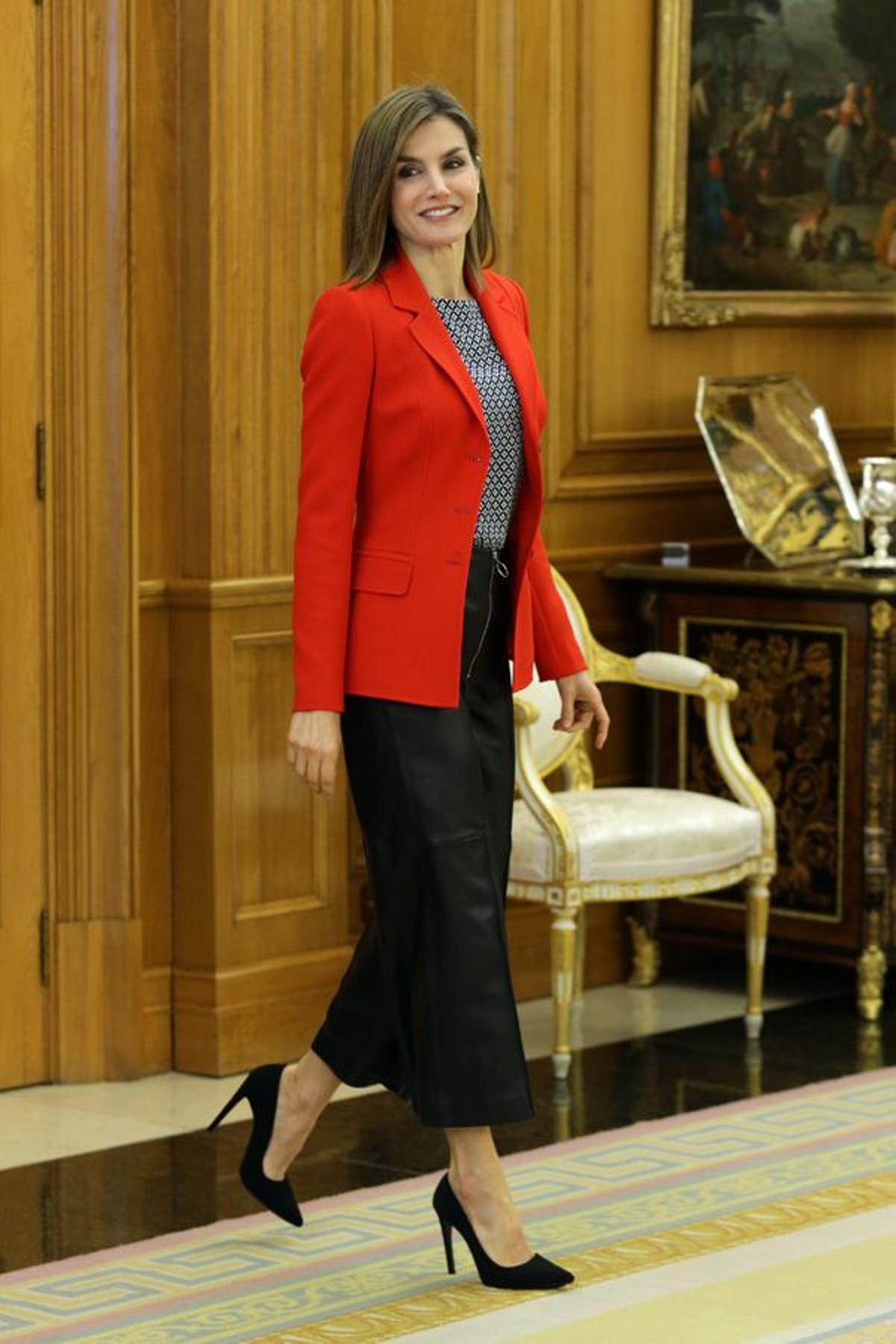 Letizia Ortiz con pantalones 'culotte' de Uterqüe