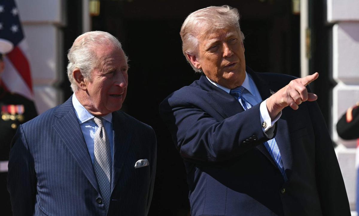 Carles III arriba als EUA per intentar alleujar la tensió entre Trump i Starmer