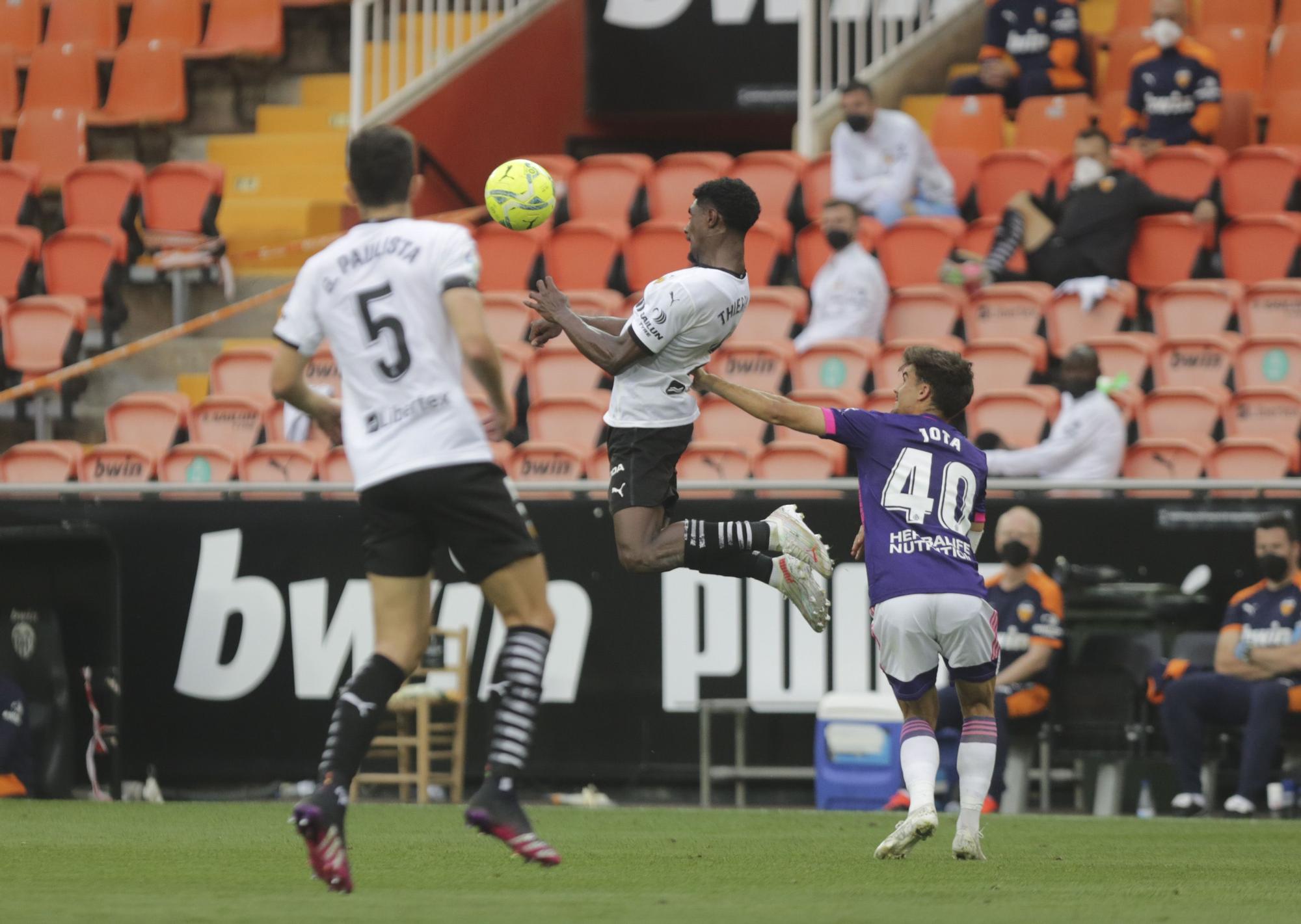 Las imágenes de la victoria del Valencia frente al Valladolid en Mestalla