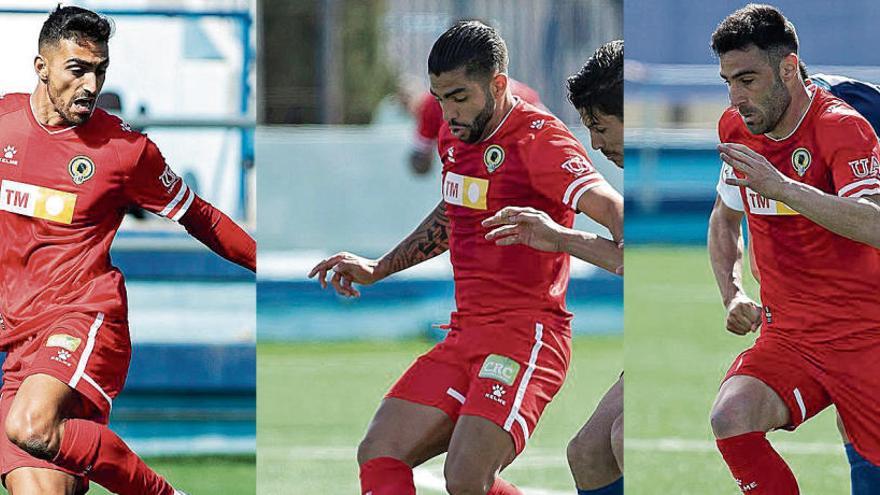 Los delanteros del Hércules Benja Martínez, Jona Mejía y Nikos Vergos, el pasado domingo en el partido ante el CD Ebro en Zaragoza.