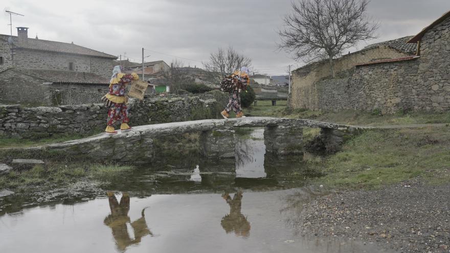 GALERIA | Martes de Carnaval en Villanueva de Valrojo