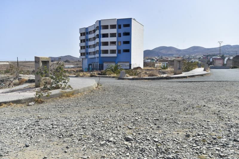 Zona de Arauz a medio urbanizar y abandonada