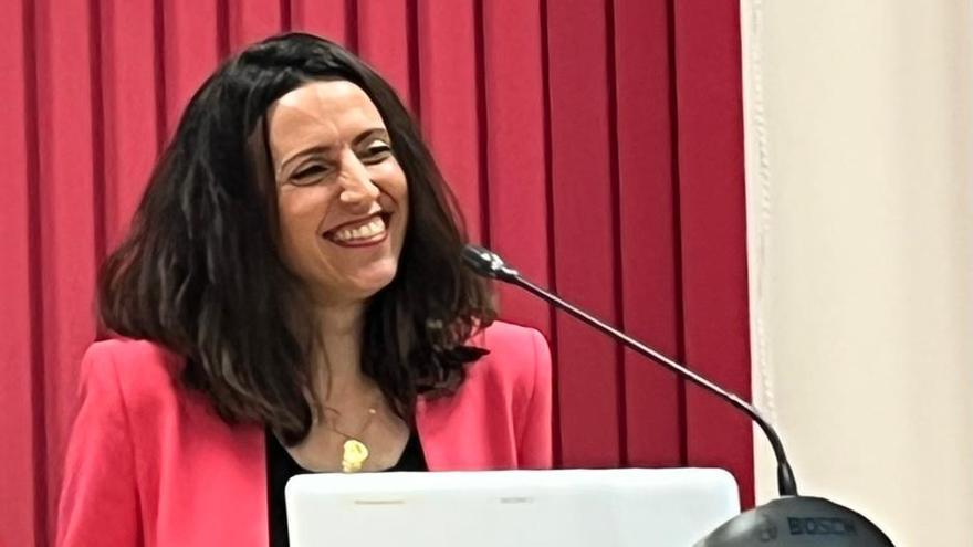Silvia Librada Flores, durante la presentación de su tesis doctoral en la Universidad de Sevilla.