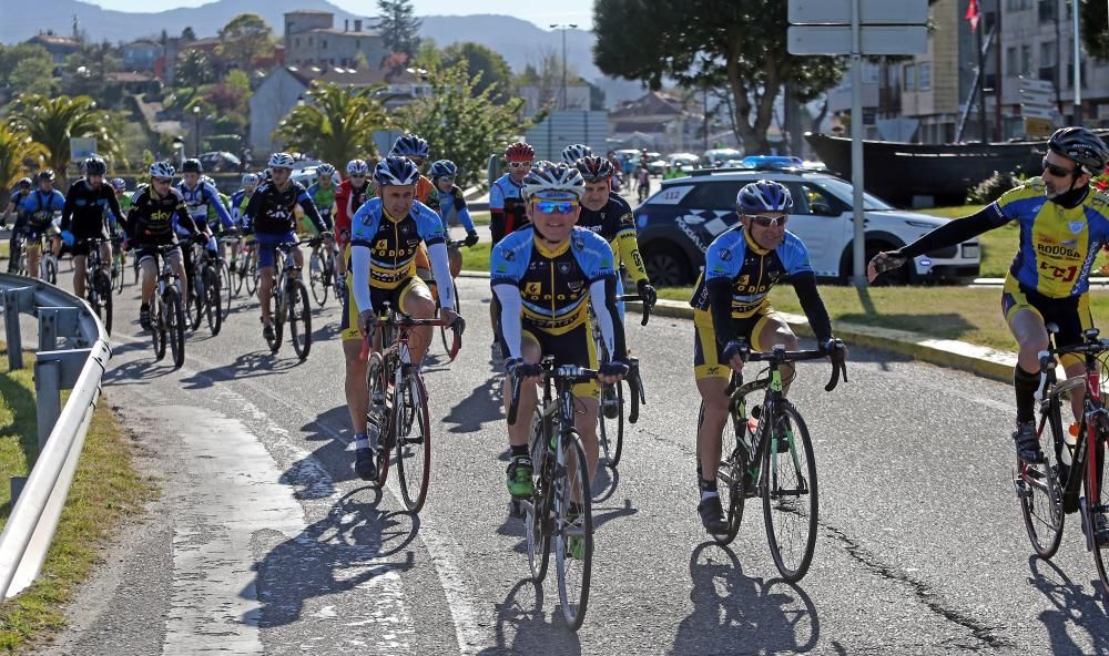 Un pelotón de ciclistas arrancó a las 10.00 horas desde  A Ramallosa para recordar a ''Ñito'' y a los heridos del atropello en el km. 44 de la PO-552