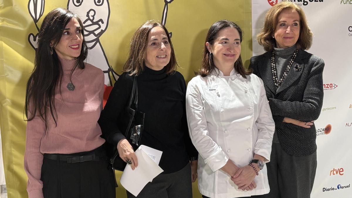 El jurado del premio, junto a la cocinera Elena Arzak, este lunes.
