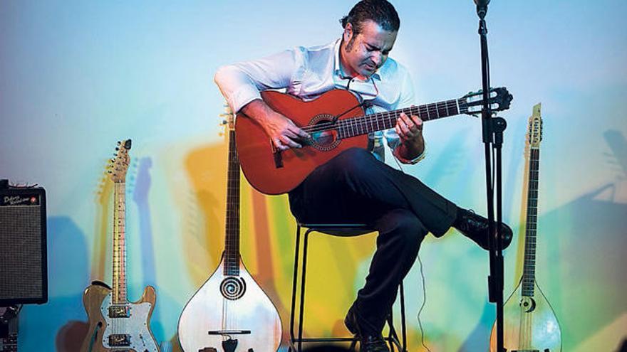 El guitarrista grancanario Javier Infante inaugura el ´Jazzcaam´.