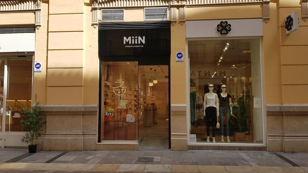 La botique que la firma Miin Cosmetics ha abierto en la calle Especería, en Málaga.