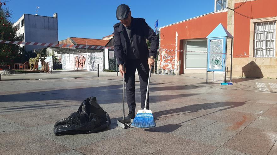 El alcalde se encarga de los platos rotos