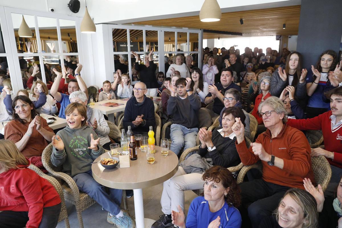 Banyolins es reuneixen per seguir per TV a Oriol Cardona als Jocs Olimpics d'Hivern