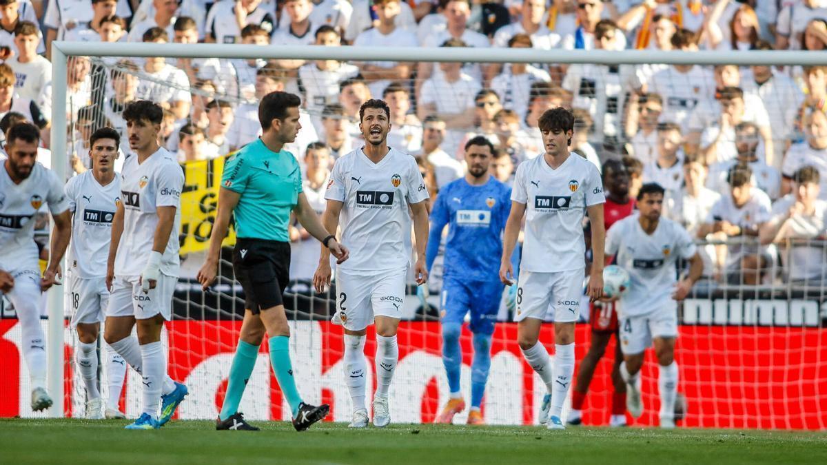 Valencia VLC SPD partido de fútbol de Liga EASPORTS entre el Valencia CF y el Rayo Vallecano