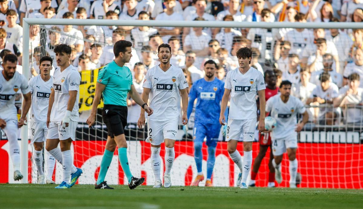Valencia VLC SPD partido de fútbol de Liga EASPORTS entre el Valencia CF y el Rayo Vallecano