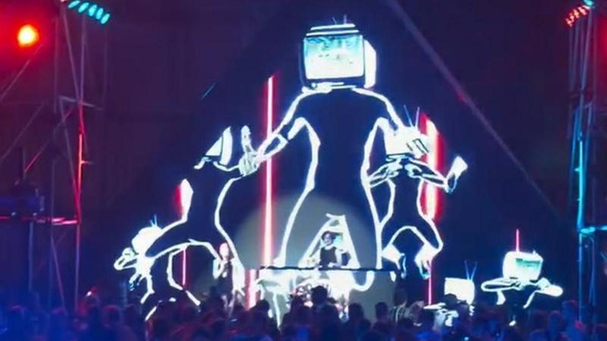Szene von der Pharaonen-Party auf Ibiza.
