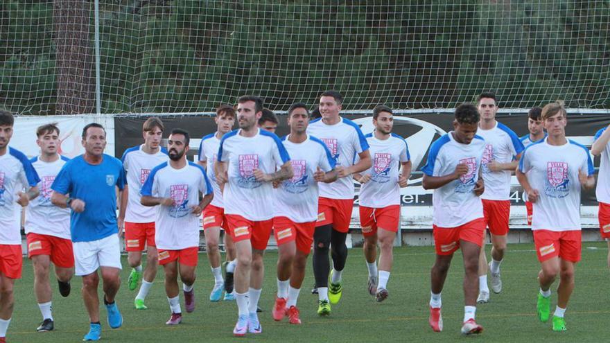 García de Vitoria, solidario. El entrenador del Ourense subasta su pizarra  rosa contra el cáncer