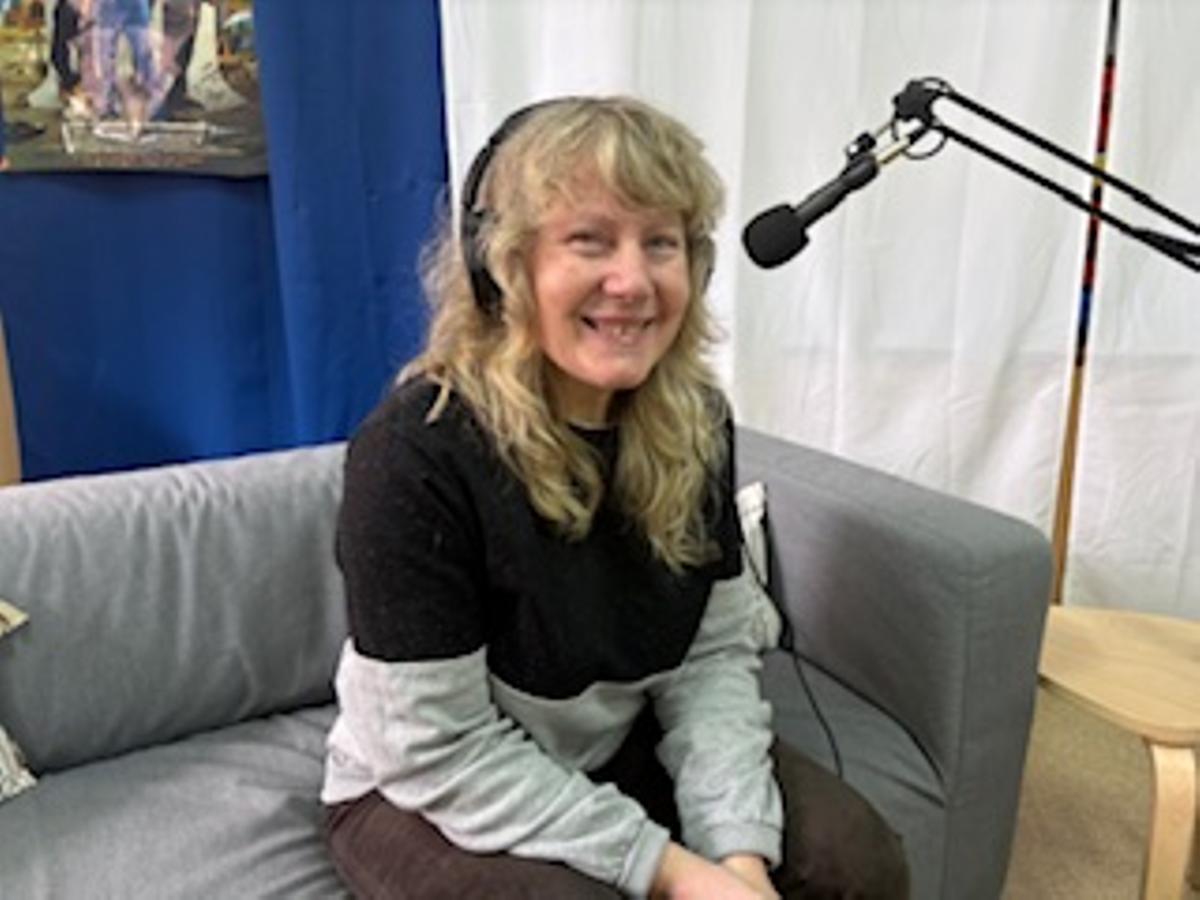 Mar Olid visita el colegio público El Coto de El Entrego